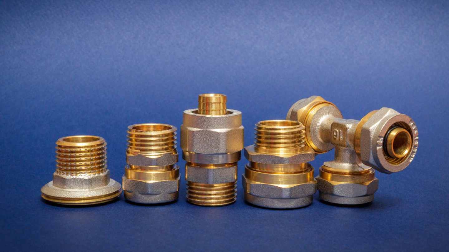 The 7 Different Types of Hydraulic Fittings Used for Cylinders - Featured Image